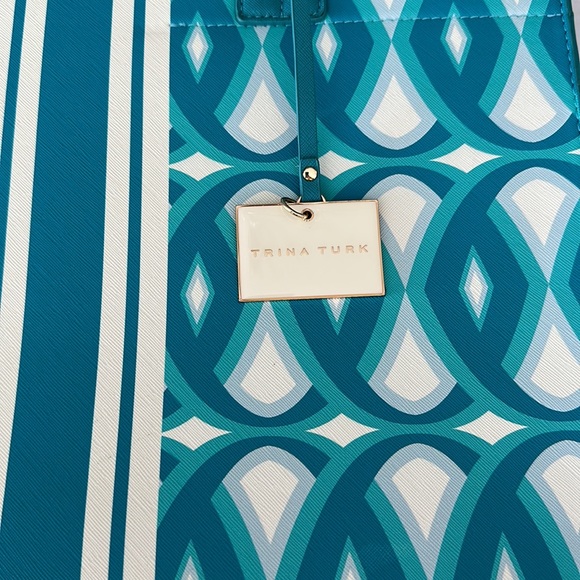 🩵Trina Turk Printed Large Tote🩵 - Picture 3 of 16